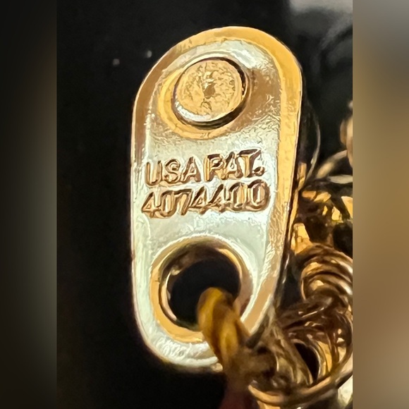 Absolutely gorgeous bracelet! Gold tone - amazing mix of beads! - Picture 5 of 5